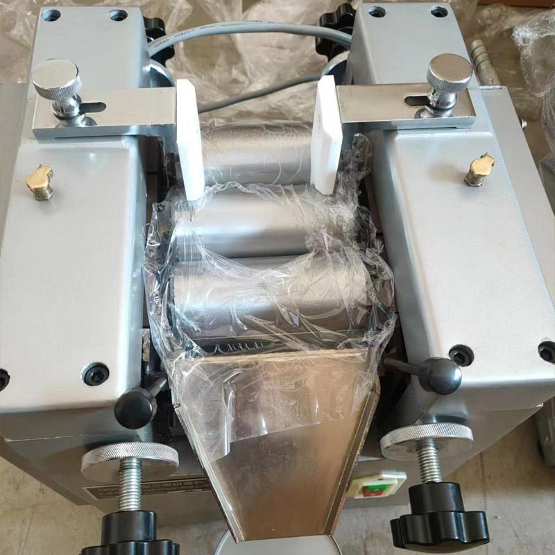 JingKeLian QGM-65 (roll chrome plating) Three-roll grinder Figure 3